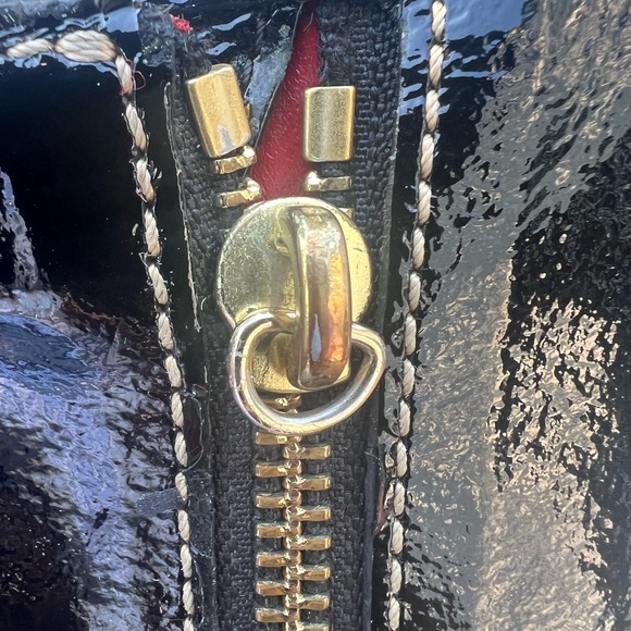 Dooney & Bourke Black patent Leather Medium Wallet - Picture 5 of 13